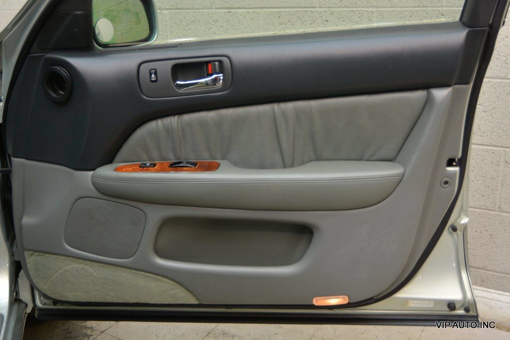 Used 1998 Lexus LS 400 RWD image 10