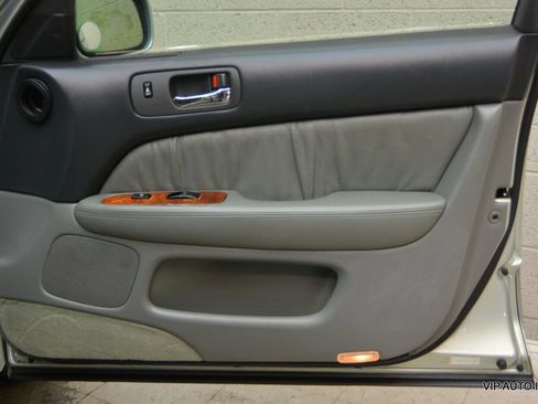 Used 1998 Lexus LS 400 RWD image 10