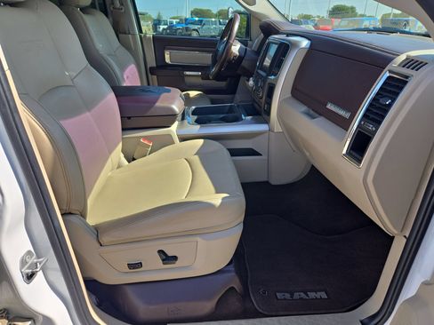 Used 2016 RAM 1500 Laramie w/ Convenience Group AWD/4WD image 26