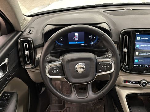 Certified 2023 Volvo XC40 B5 Plus w/ Climate Package image 12