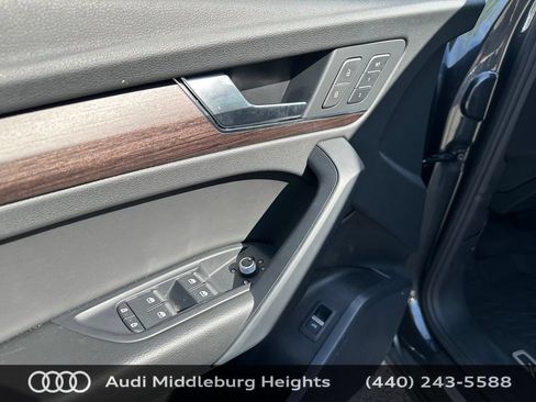 Used 2023 Audi Q5 2.0T Premium w/ Convenience Package AWD/4WD image 16