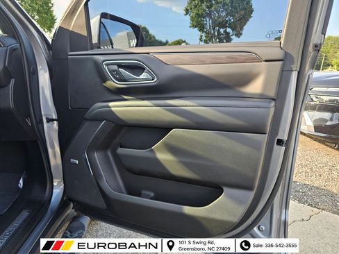 Used 2022 Chevrolet Tahoe Z71 w/ Z71 Off-Road Package AWD/4WD image 35