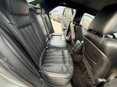 Used 2018 Chrysler 300 S image 16