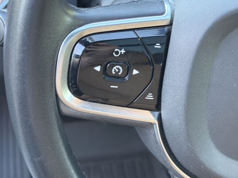 Certified 2023 Volvo XC60 B5 Ultimate w/ Protection Package Premier FWD image 19