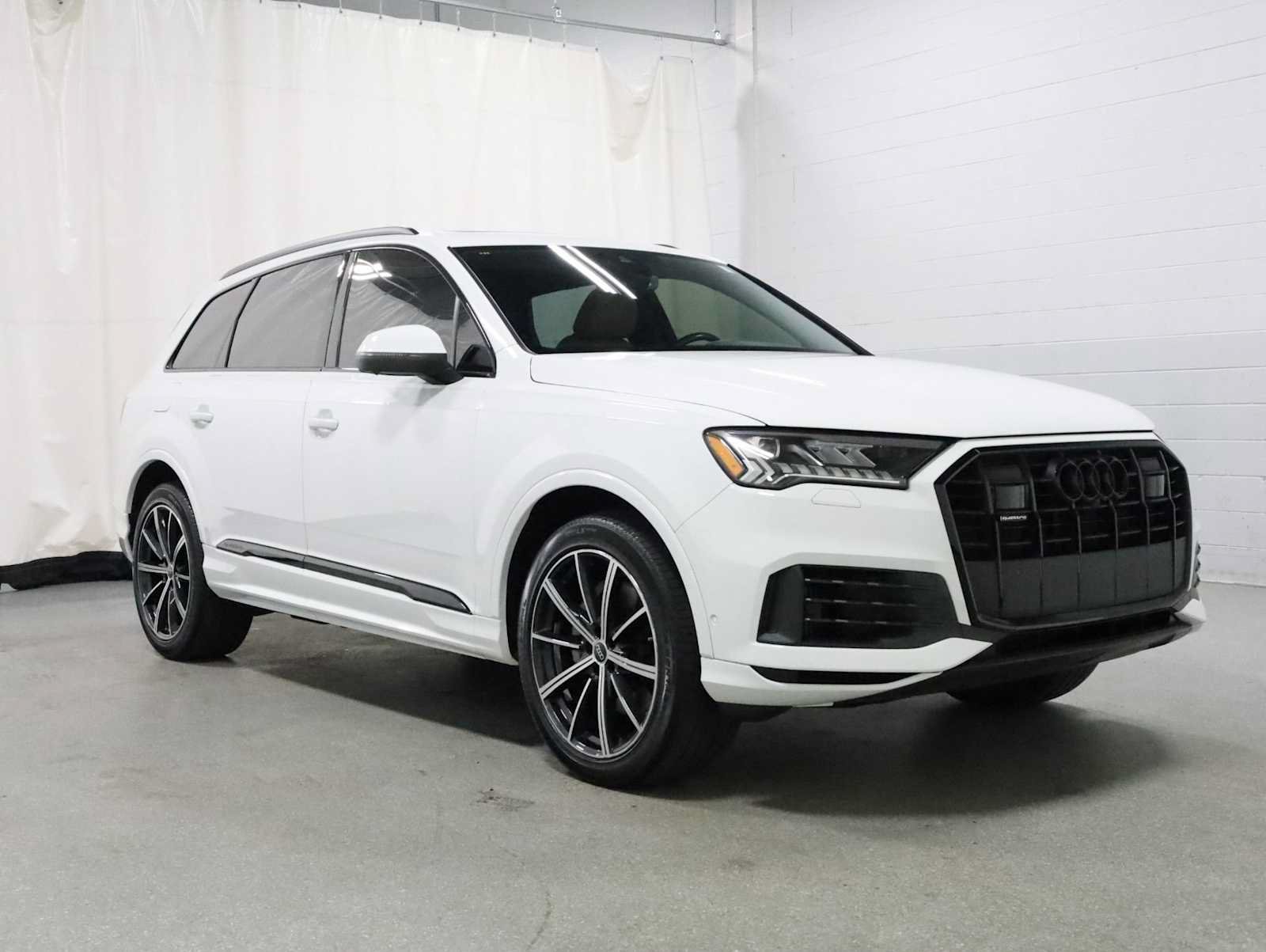 Used 2023 Audi Q7 3.0T Premium Plus w/ Premium Plus Package AWD/4WD image 7