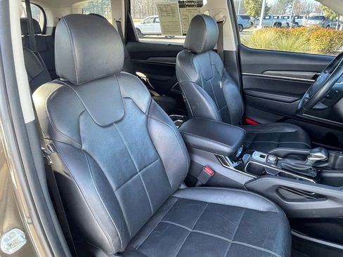 Used 2022 Kia Telluride EX w/ EX Premium Package image 32