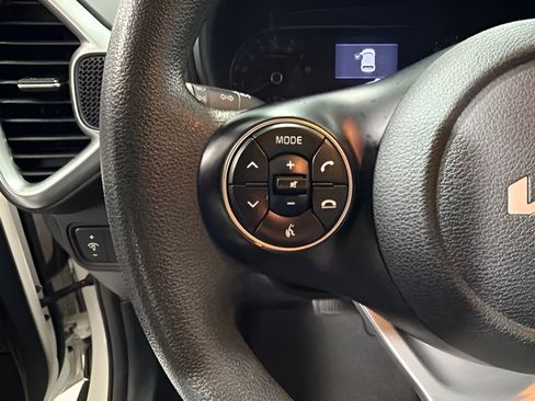 Used 2022 Kia Soul LX FWD image 17