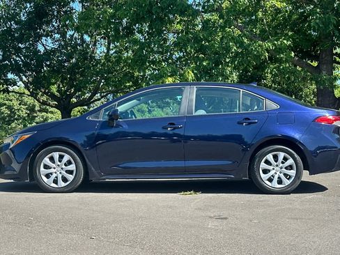Used 2022 Toyota Corolla LE FWD image 5