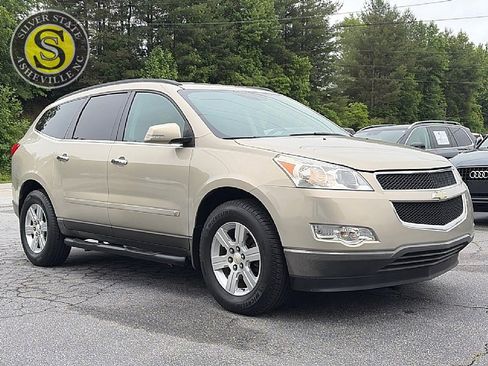 Used 2010 Chevrolet Traverse LT w/ Personal Connectivity Package FWD image 8