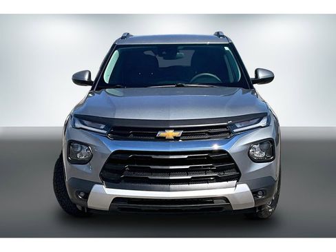Used 2023 Chevrolet TrailBlazer LT AWD/4WD image 2