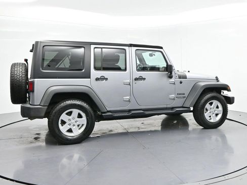 Used 2018 Jeep Wrangler Unlimited Sport S AWD/4WD image 8