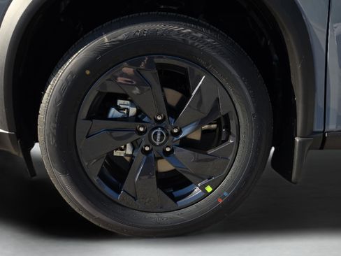 New 2026 Nissan Rogue SV FWD image 9