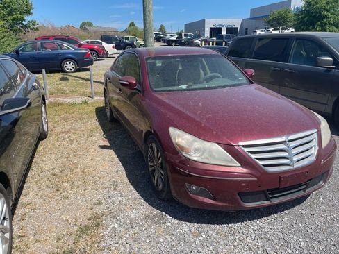 Used 2011 Hyundai Genesis 3.8 w/ Technology Pkg 4 image 2