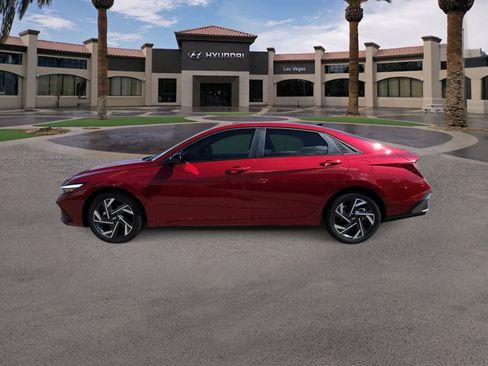 Used 2025 Hyundai Elantra Sport image 5