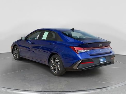 Certified 2025 Hyundai Elantra Sport FWD image 6