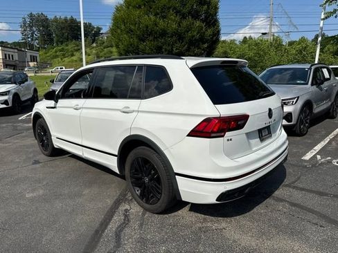 Used 2022 Volkswagen Tiguan SE R-Line AWD/4WD image 3