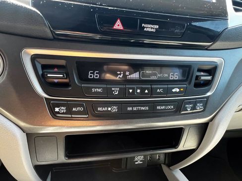 Used 2017 Honda Pilot EX image 34