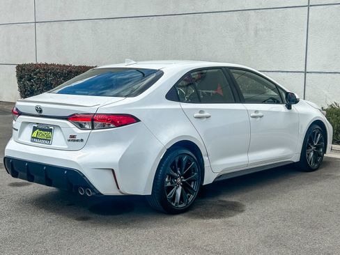 Used 2023 Toyota Corolla SE w/ SE Package FWD image 6