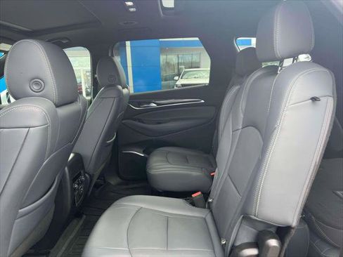 Used 2022 Buick Enclave Premium w/ Experience Buick Package image 8