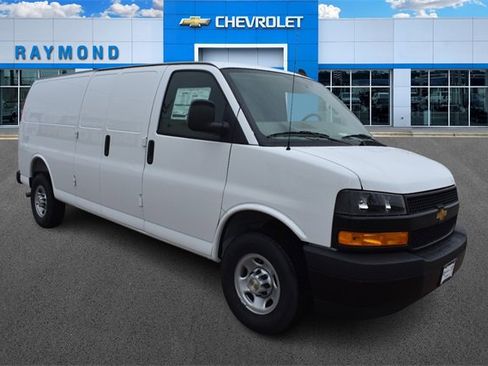 New 2025 Chevrolet Express 2500 Work Van image 10