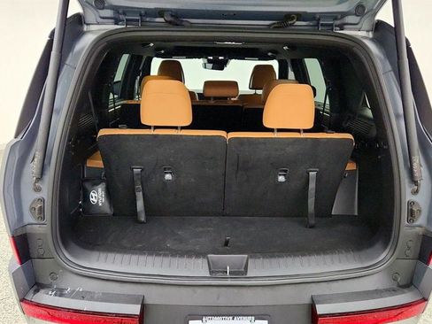 Used 2025 Hyundai Santa Fe Limited FWD image 21