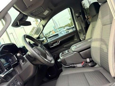 Used 2023 Chevrolet Silverado 1500 LT Trail Boss w/ LPO, Dark Essentials Package AWD/4WD image 13