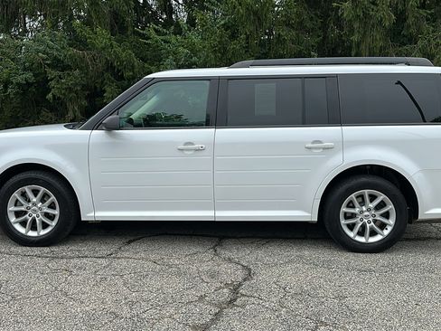 Used 2019 Ford Flex SE FWD image 29