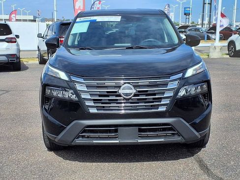 Used 2024 Nissan Rogue SV AWD/4WD image 3