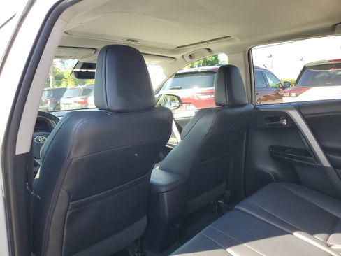 Used 2017 Toyota RAV4 Limited image 11