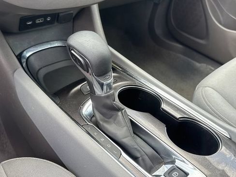 Used 2025 Chevrolet Malibu LT FWD image 16