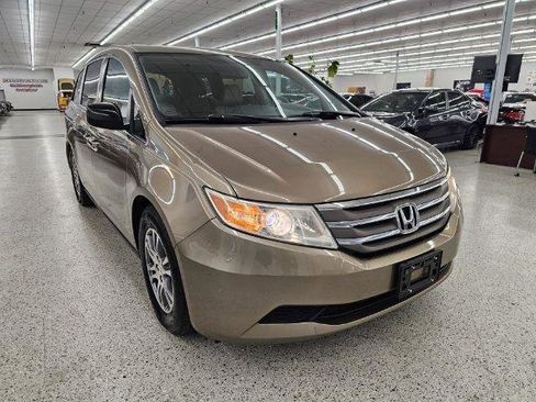 Used 2013 Honda Odyssey EX image 3