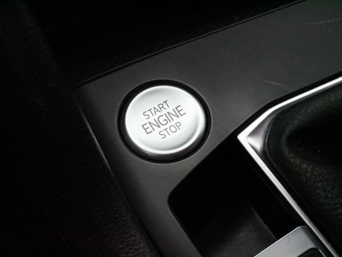 Used 2022 Volkswagen Taos SE image 29