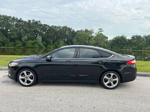 Used 2015 Ford Fusion SE w/ Equipment Group 201A FWD image 3