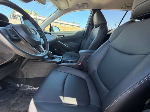Used 2026 Toyota Corolla Cross XLE FWD image 24