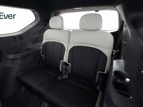 Used 2024 Kia EV9 GT-Line image 22