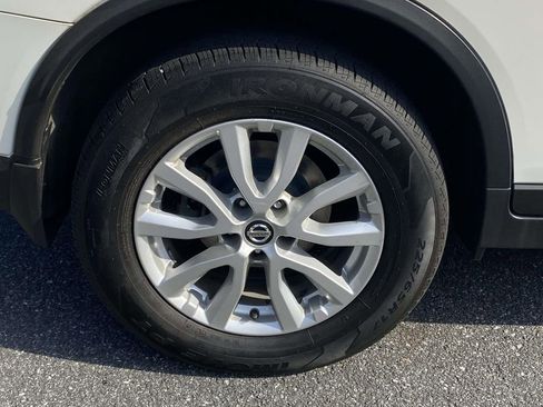 Used 2018 Nissan Rogue SV image 7