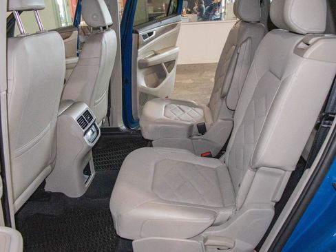 Used 2025 Volkswagen Atlas SE FWD image 14