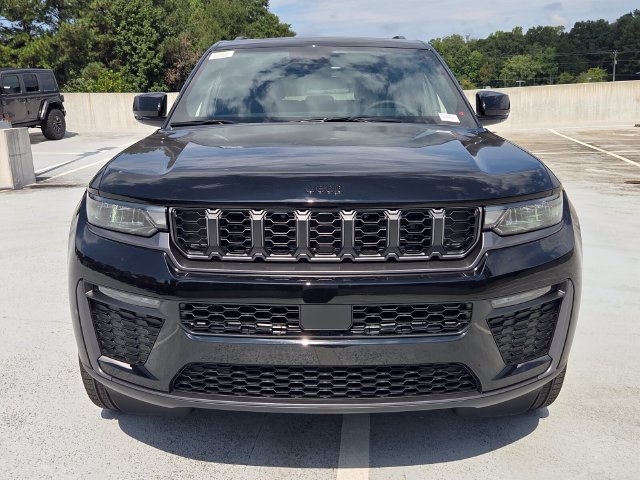 New 2027 Jeep Grand Cherokee Limited w/ Limited Altitude Package RWD image 2