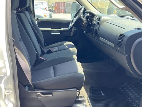 Used 2013 Chevrolet Silverado 2500 LT w/ Interior Plus Package AWD/4WD image 7