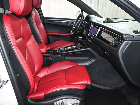 Used 2022 Porsche Macan AWD/4WD image 50
