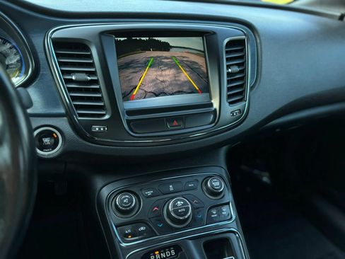 Used 2016 Chrysler 200 S w/ Comfort Group FWD image 20