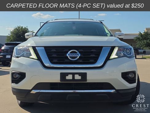 Used 2020 Nissan Pathfinder Platinum FWD image 2