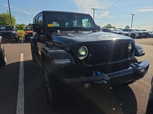 Used 2024 Jeep Wrangler High Altitude AWD/4WD image 2