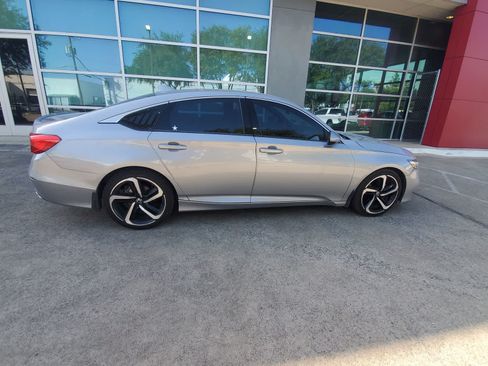 Used 2019 Honda Accord Sport image 7