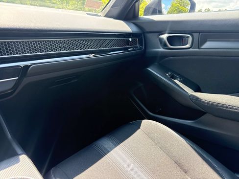 Used 2025 Honda Civic Sport image 17