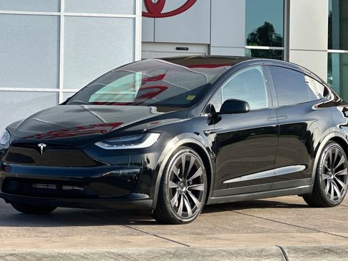 Used 2022 Tesla Model X Plaid image 8