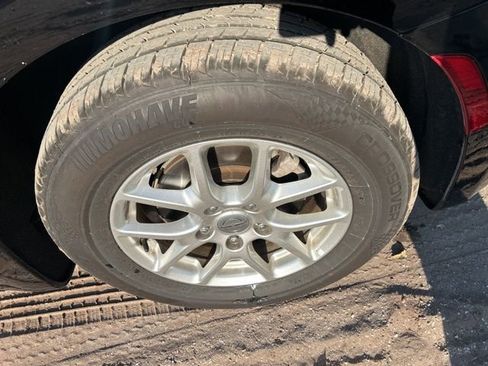 Used 2025 Chrysler Pacifica Select image 21