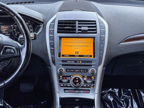 Used 2019 Lincoln MKZ Reserve FWD image 16