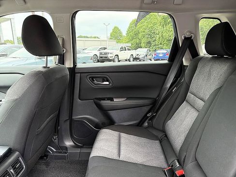 Certified 2026 Nissan Rogue SV FWD image 21