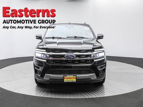 Used 2023 Ford Expedition Limited image 2